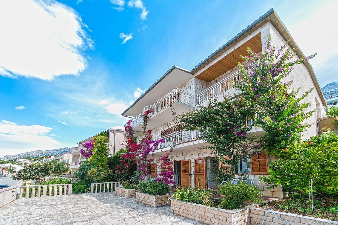 Apartments And Rooms By The Sea Brela, Makarska - 2752 外观 照片