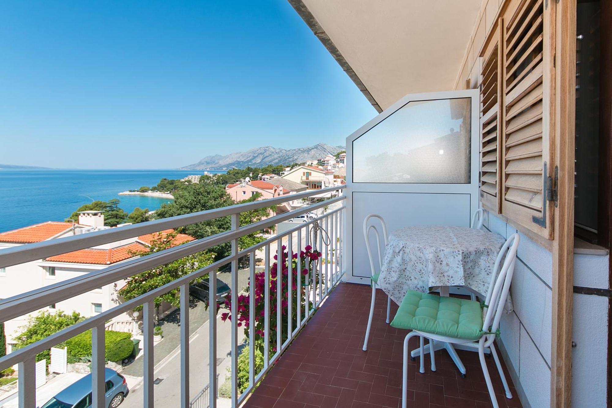 Apartments And Rooms By The Sea Brela, Makarska - 2752 外观 照片