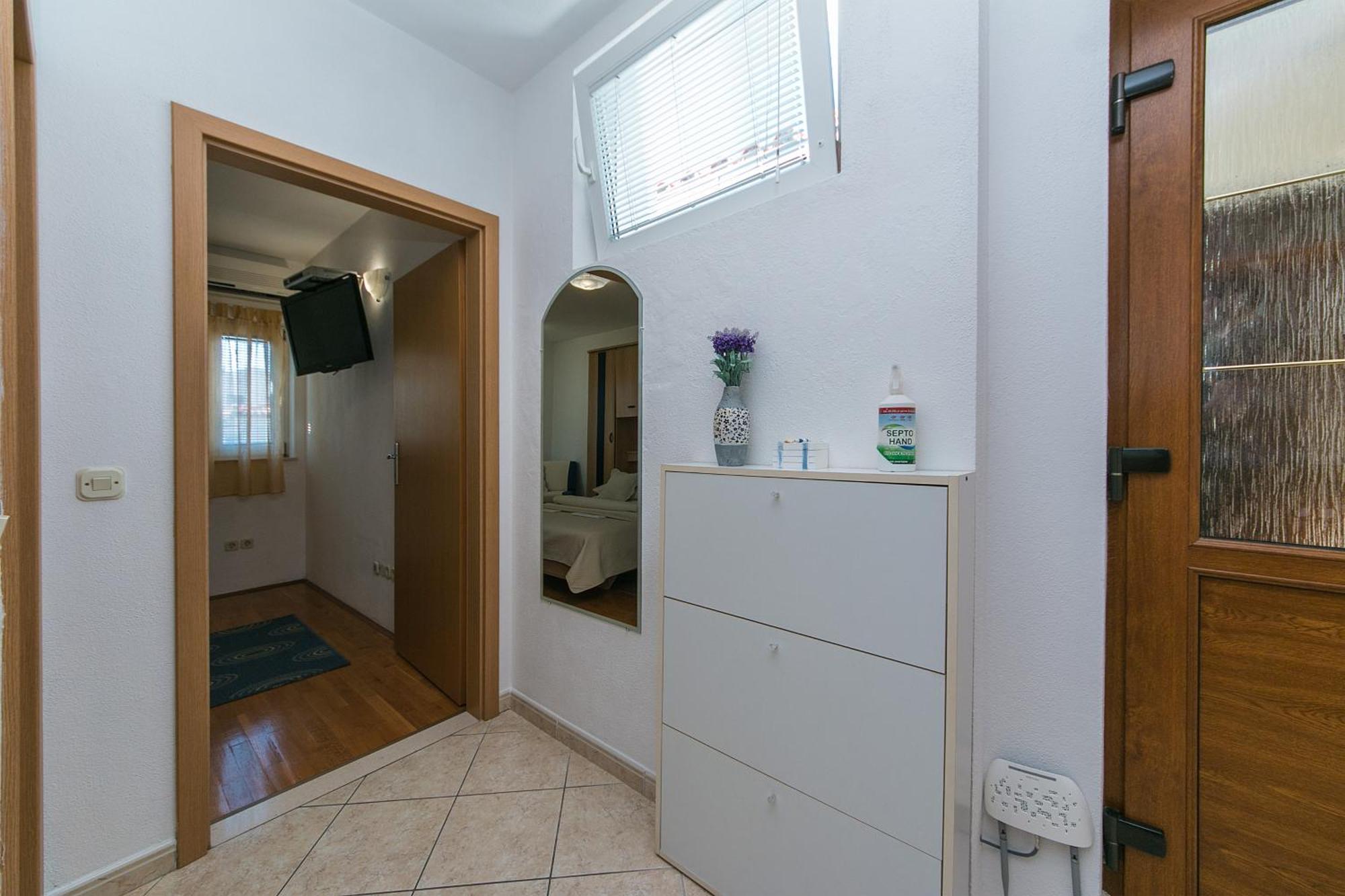 Apartments And Rooms By The Sea Brela, Makarska - 2752 外观 照片
