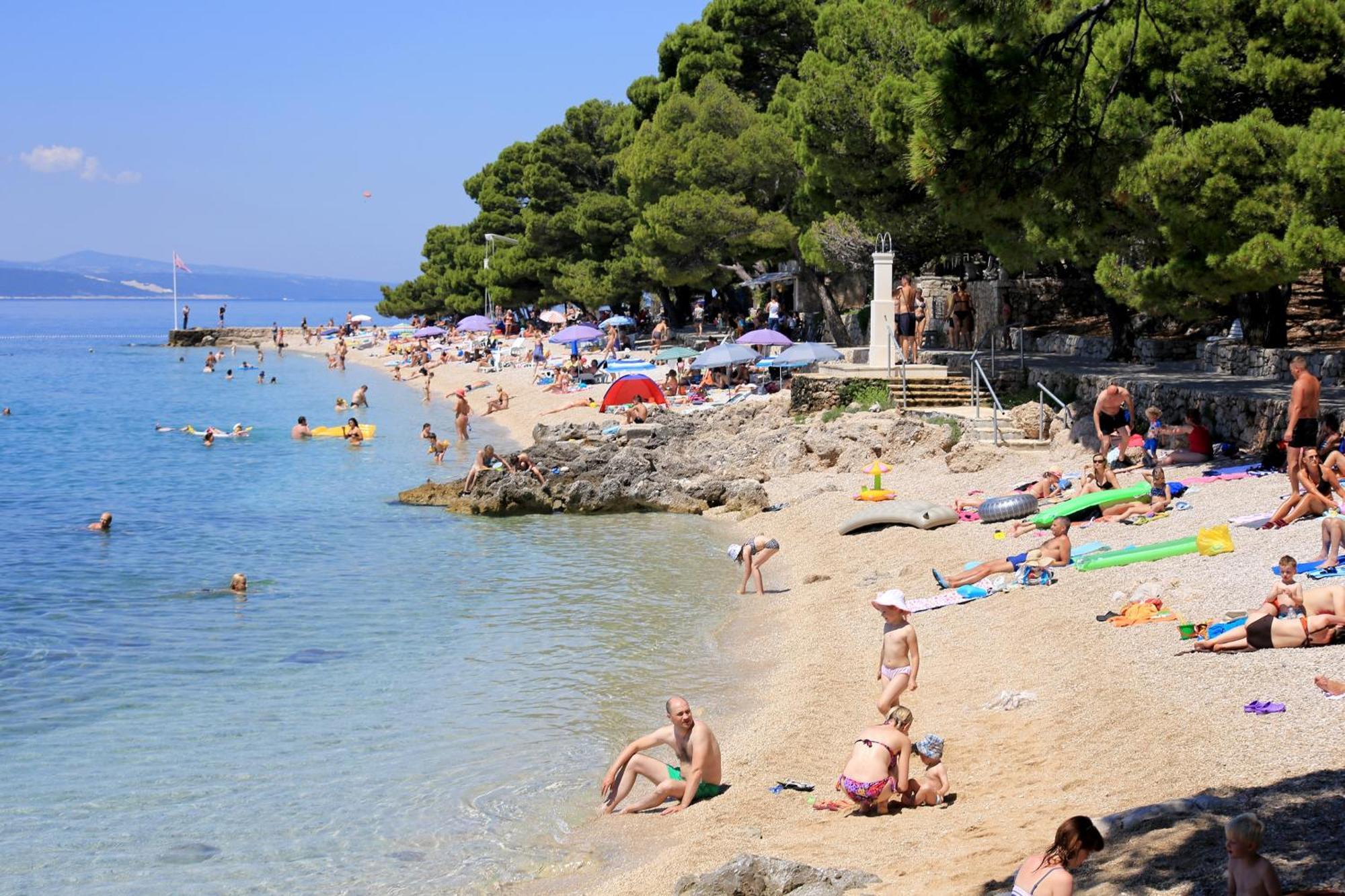 Apartments And Rooms By The Sea Brela, Makarska - 2752 外观 照片