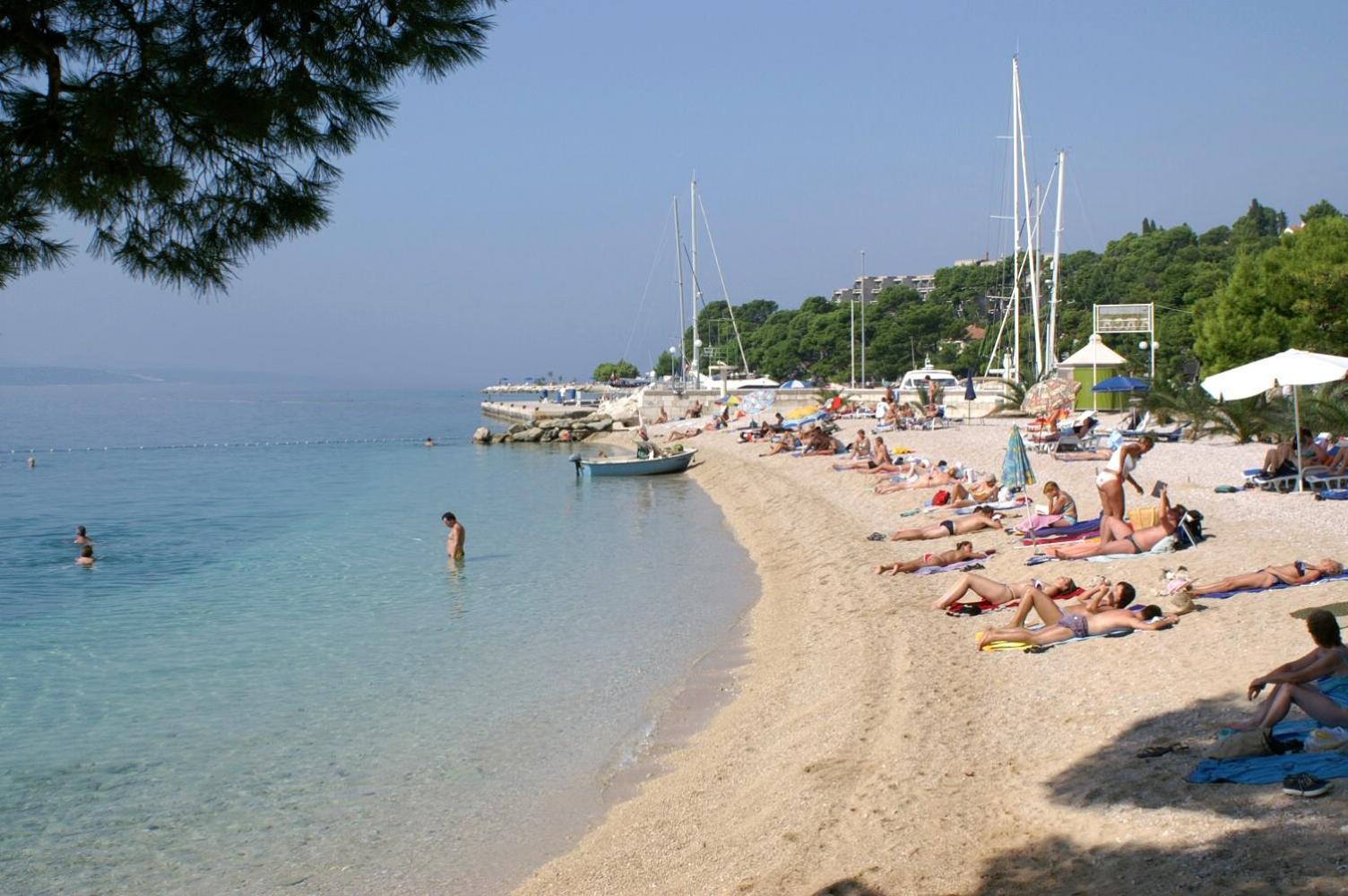 Apartments And Rooms By The Sea Brela, Makarska - 2752 外观 照片