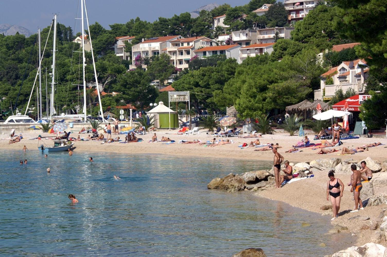 Apartments And Rooms By The Sea Brela, Makarska - 2752 外观 照片