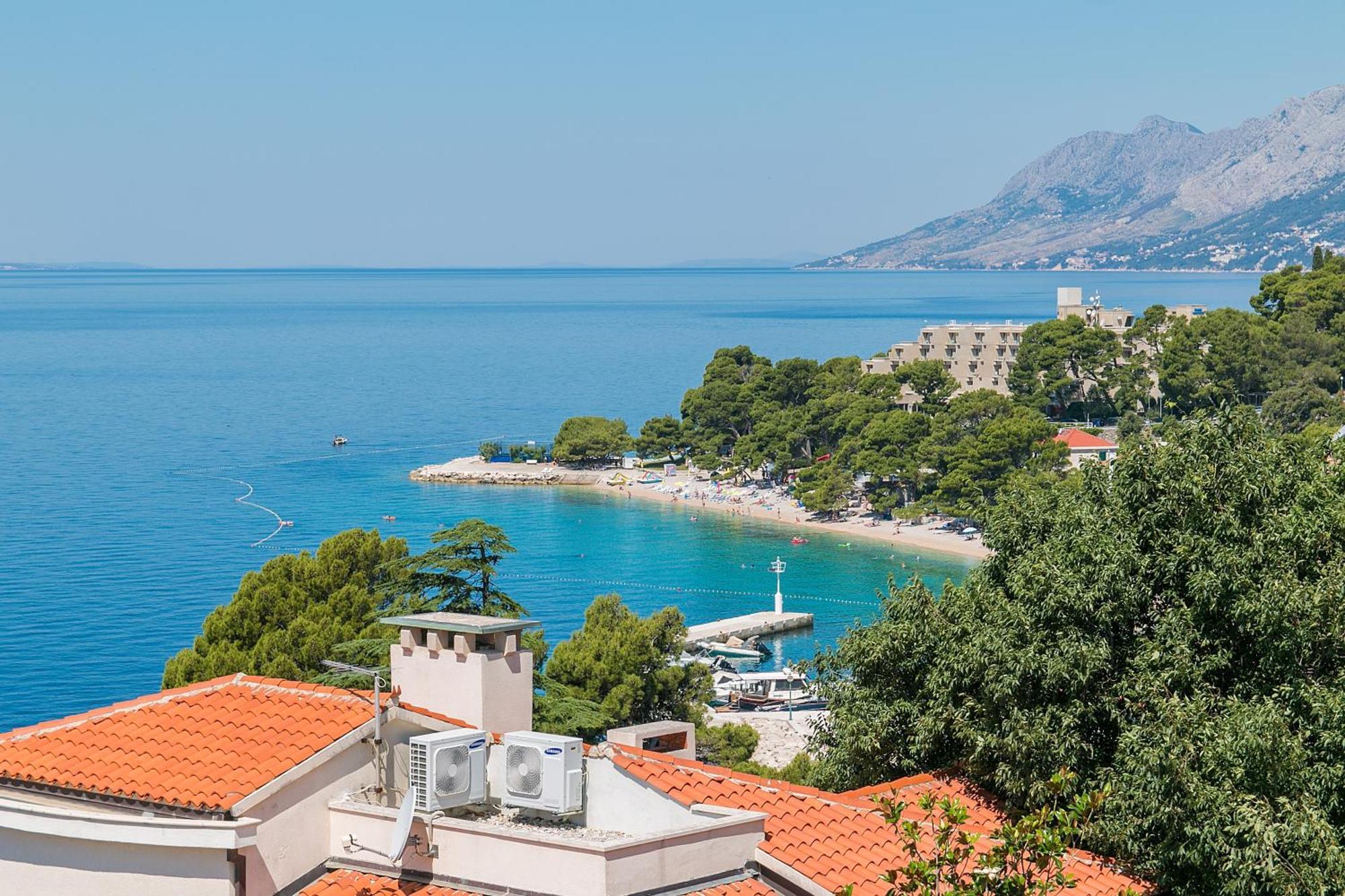 Apartments And Rooms By The Sea Brela, Makarska - 2752 外观 照片